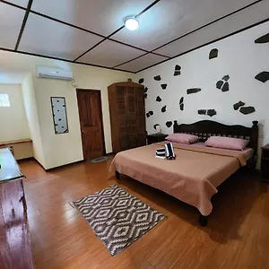 Tiptop Hotel, Resto And Delishop *** Панглао